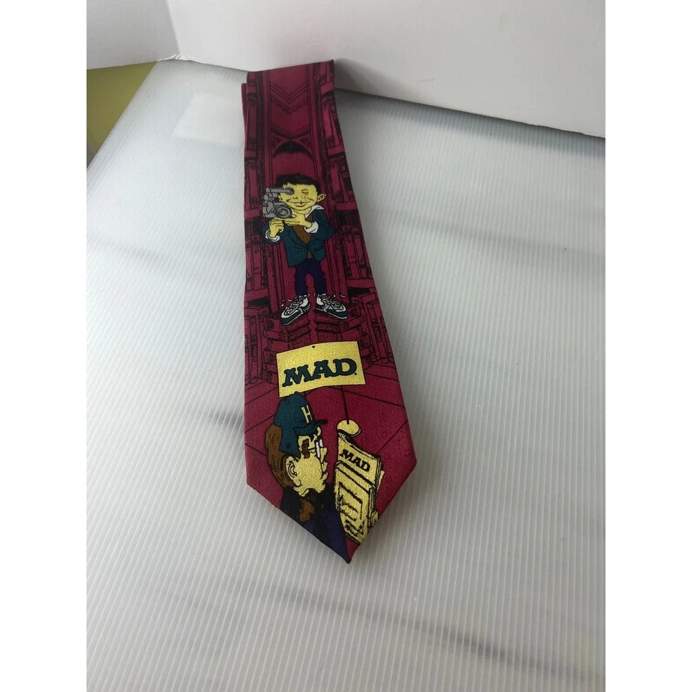 Vintage 1992 MAD Magazine Alfred E Neuman‎ Silk Tie Red Burgundy Camera NWT 90s